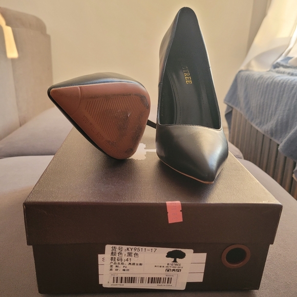 Heels - Picture 3 of 7